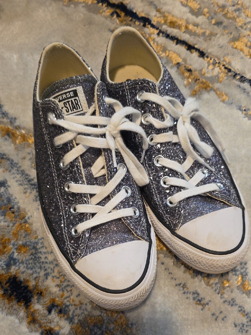 Converse Low Top Glitter Sneaker - Silver and White usa size 9 - Picture 4 of 14